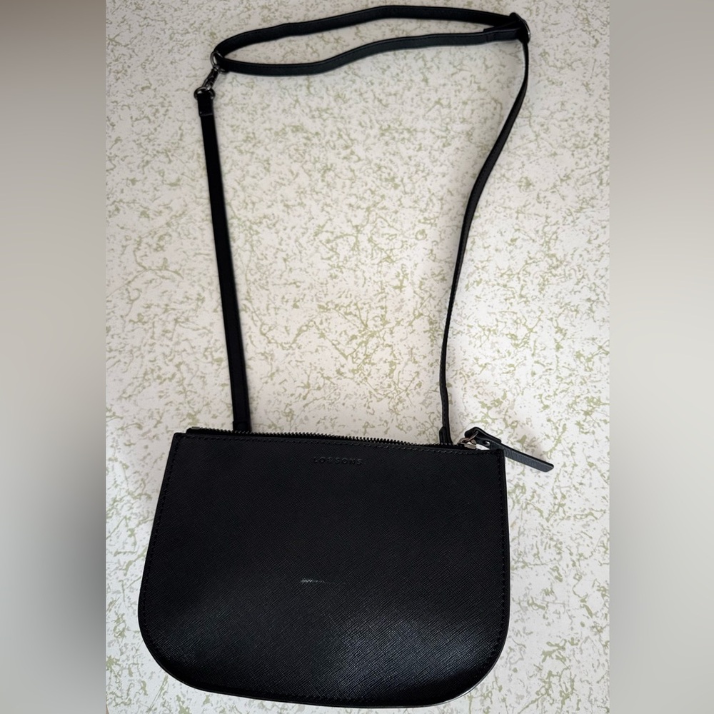 Lo & Sons Waverly 2  bag. Black